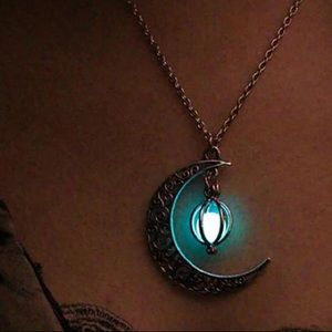 Luminous Moon Glow-In-The Dark Necklace Wicca
